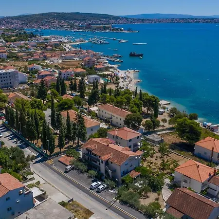 Mar Deluxe Apartments Trogir Exterior photo