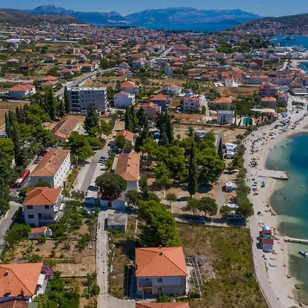 Mar Deluxe Apartments Trogir Exterior photo